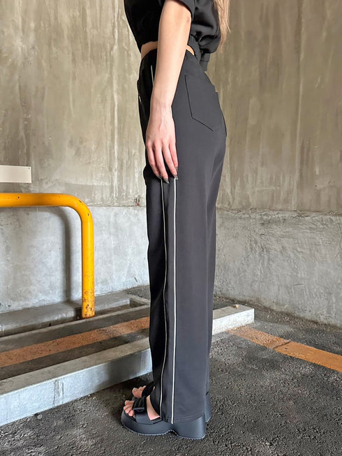 パイピングラインロゴ刺繍ワイドパンツ