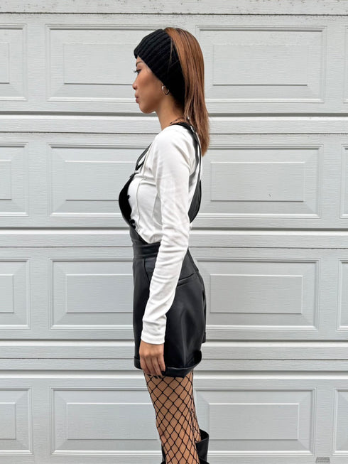 ソフトフェイクレザーサロペット