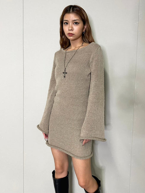 バックオープンニットワンピース