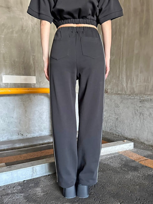 パイピングラインロゴ刺繍ワイドパンツ