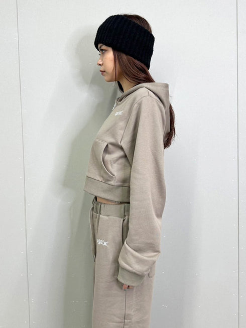 ロゴ刺繍スウェットショートパーカー