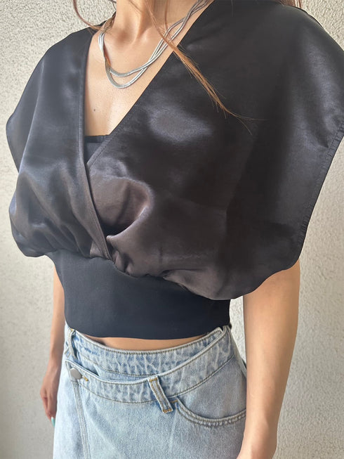 サテンカシュクールトップス