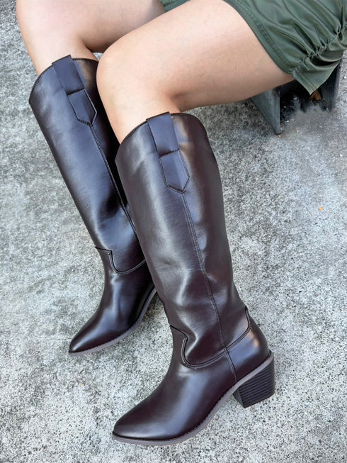 ポインテッドトゥウエスタンブーツ