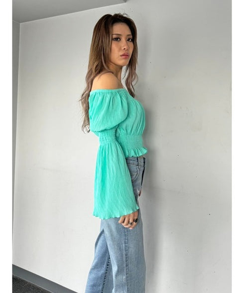 オフショルシャーリングトップス