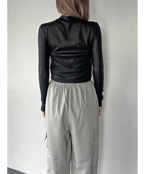 ボトルネックホイルプリントリブトップス