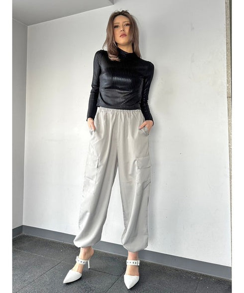 ボトルネックホイルプリントリブトップス