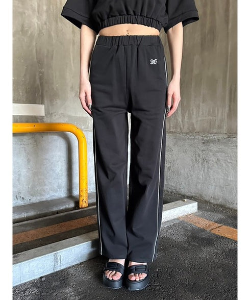 パイピングラインロゴ刺繍ワイドパンツ
