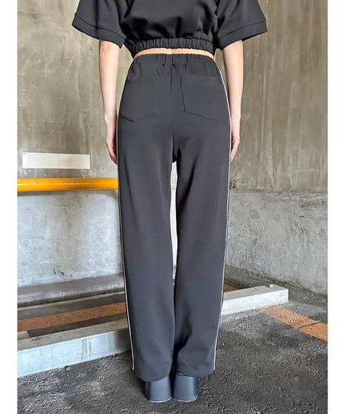 パイピングラインロゴ刺繍ワイドパンツ