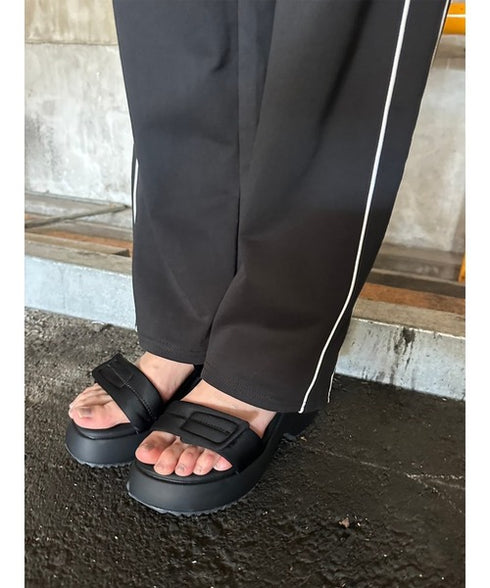 パイピングラインロゴ刺繍ワイドパンツ