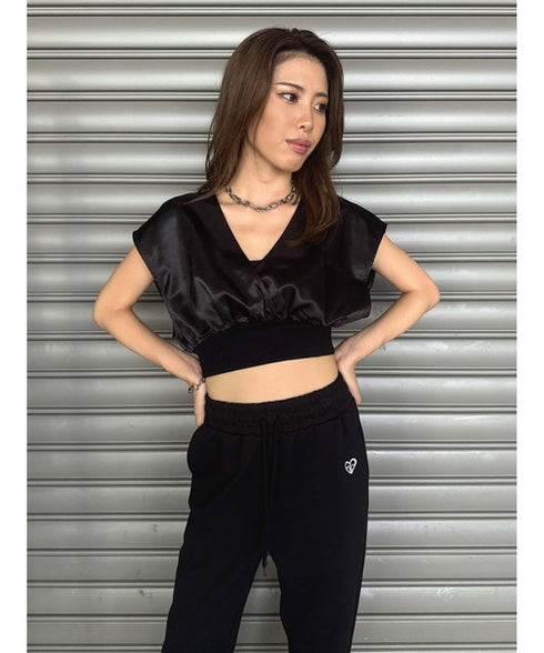 サテンカシュクールトップス