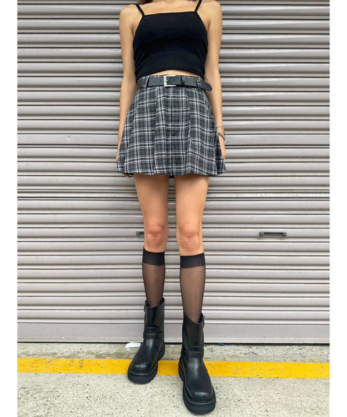 フェイクレザーベルト付プリーツスカート