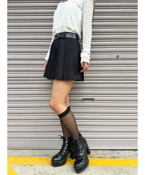 フェイクレザーベルト付プリーツスカート