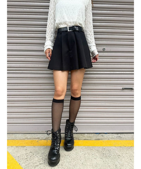 フェイクレザーベルト付プリーツスカート