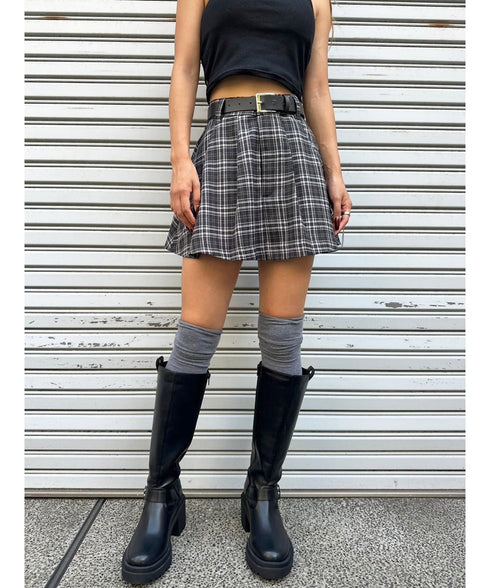 フェイクレザーベルト付プリーツスカート
