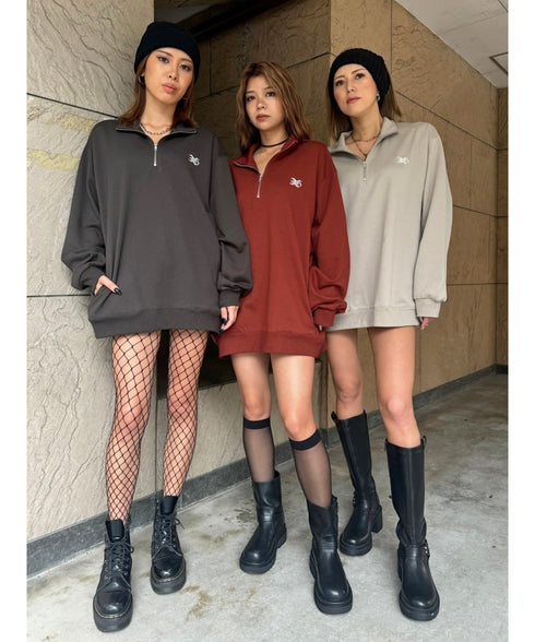 EGロゴ刺繍ハーフジップトップス