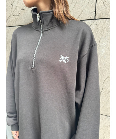 EGロゴ刺繍ハーフジップトップス