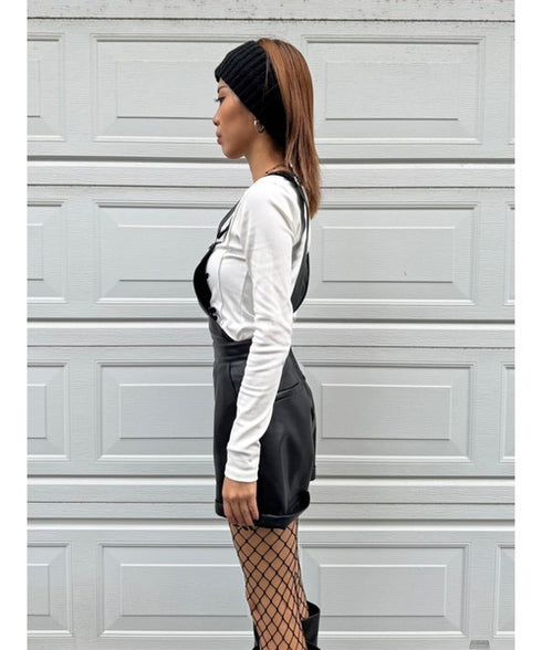 ソフトフェイクレザーサロペット