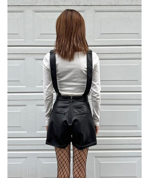 ソフトフェイクレザーサロペット