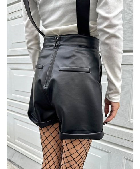 ソフトフェイクレザーサロペット