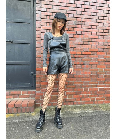 ソフトフェイクレザーサロペット