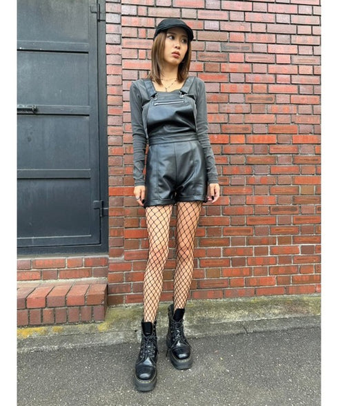 ソフトフェイクレザーサロペット