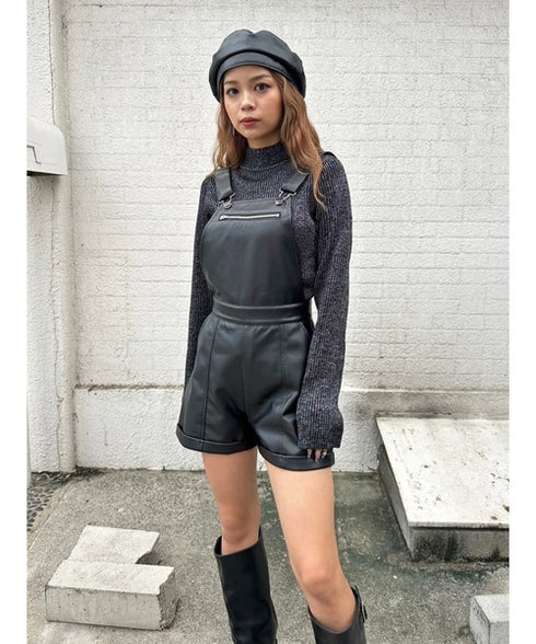ソフトフェイクレザーサロペット