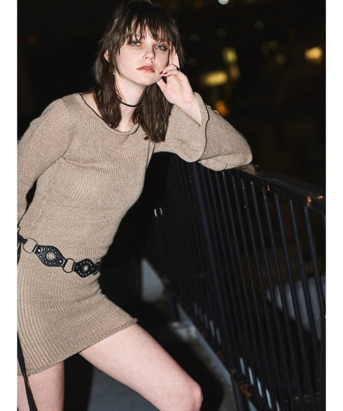 バックオープンニットワンピース