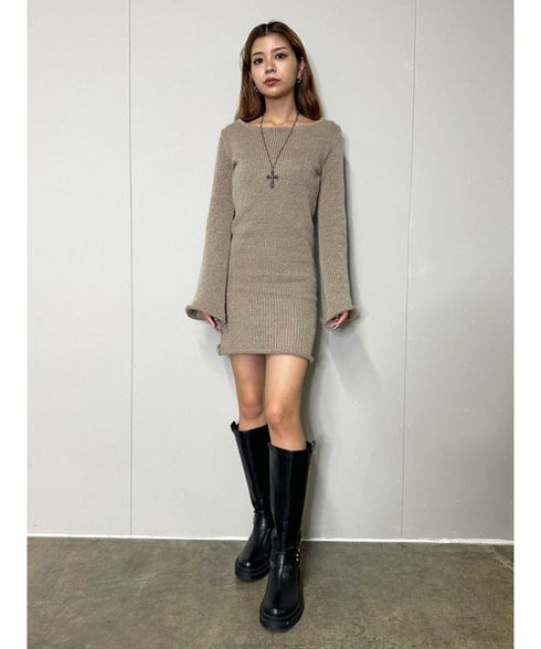 バックオープンニットワンピース