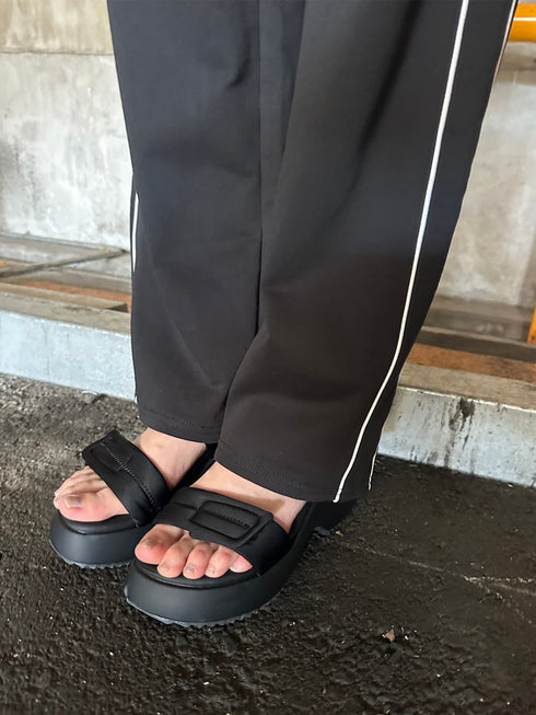 パイピングラインロゴ刺繍ワイドパンツ