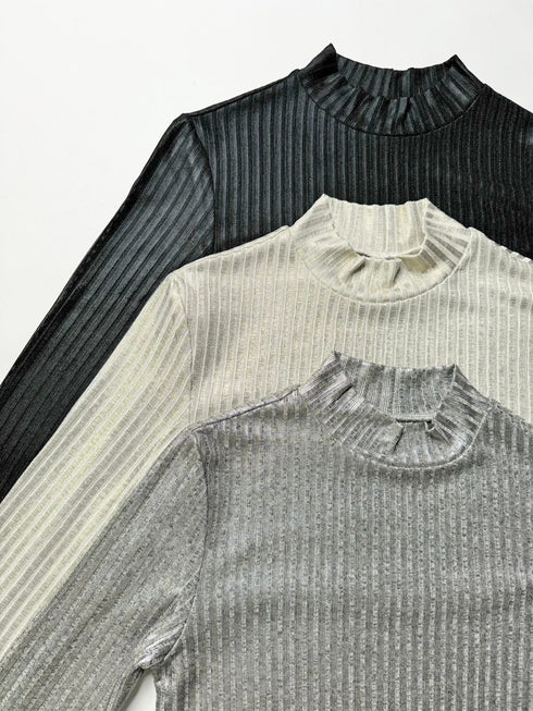 ボトルネックホイルプリントリブトップス