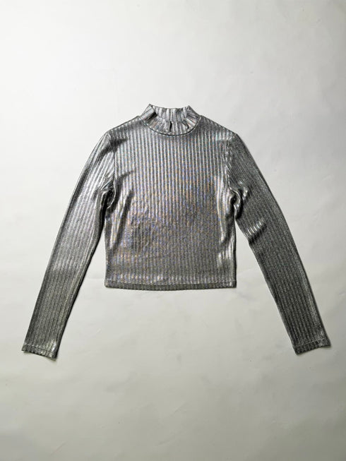 ボトルネックホイルプリントリブトップス