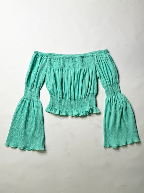 オフショルシャーリングトップス