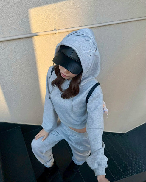 フードロゴラメ裏毛トップス