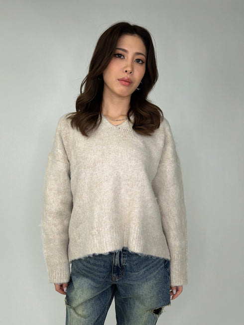 Vネックロングシャギーニットトップス