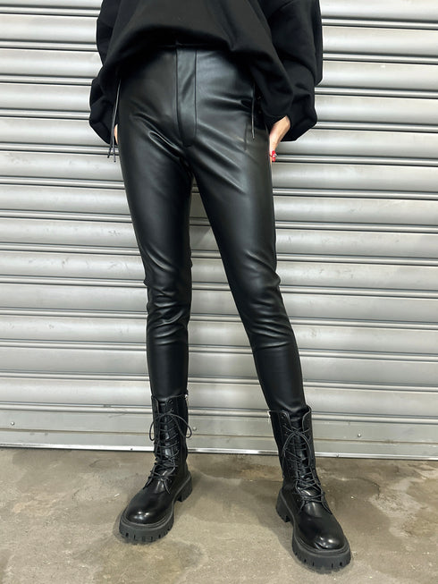 サイドデザイン フェイクレザースキニーパンツ