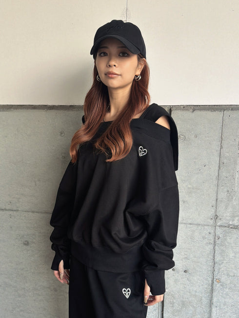 ハートロゴオフショル裏毛トップス