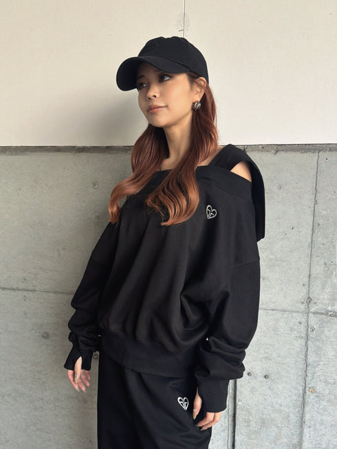 ハートロゴオフショル裏毛トップス