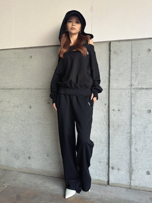 ハートロゴオフショル裏毛トップス