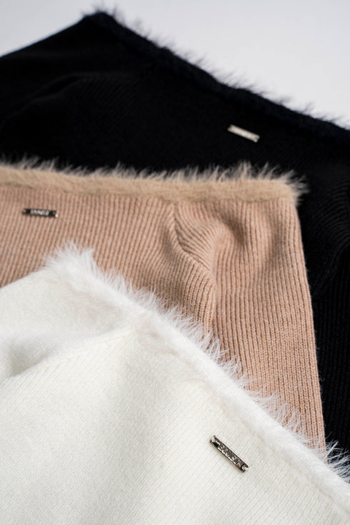 端シャギータイトオフショルニットトップス